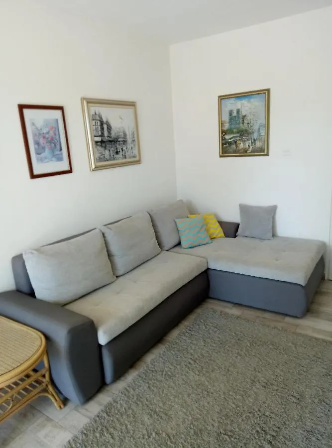 Apartments Tessa 77 ميدولين