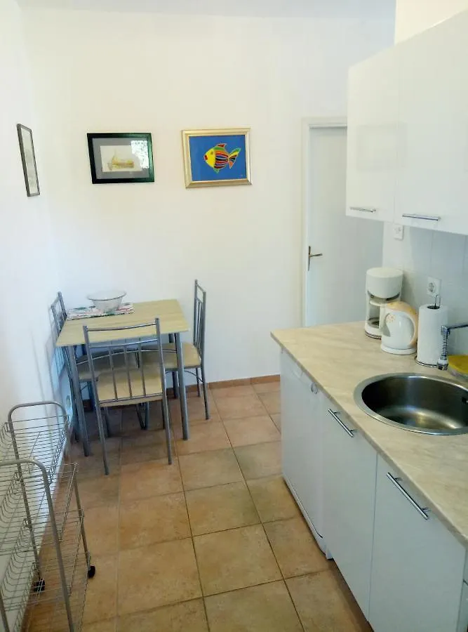 Apartments Tessa 77 メドゥリン