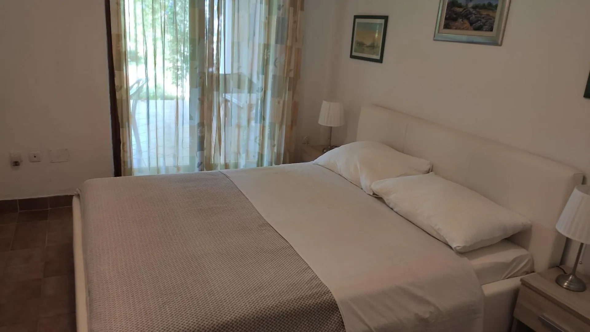 Apartments Tessa 77 메덜린